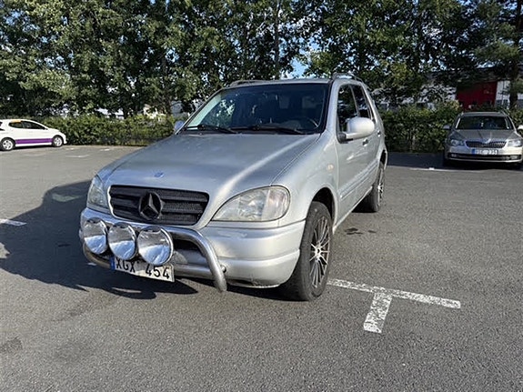 Mercedes-Benz M-Klass 2 of 16