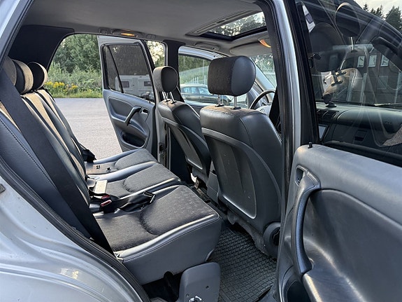 Mercedes-Benz M-Klass 11 of 16