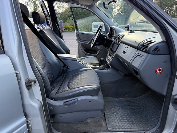 Mercedes-Benz M-Klass 12 of 16