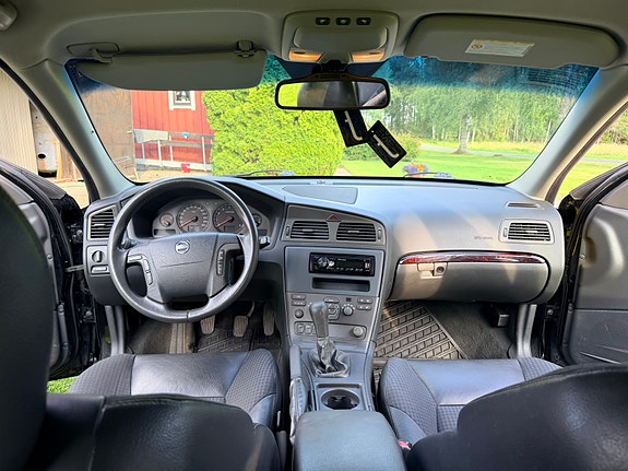 Volvo V70 4 of 9