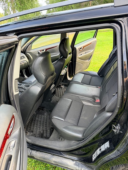 Volvo V70 5 of 9