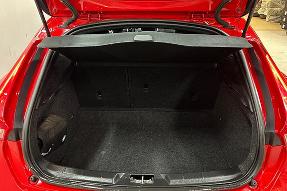 Volvo V40 10 of 28