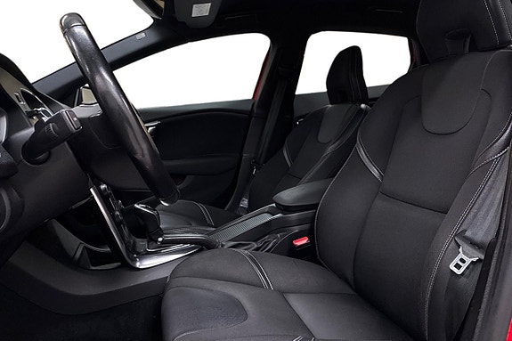 Volvo V40 13 of 28