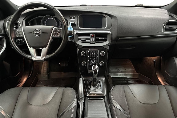 Volvo V40 12 of 28