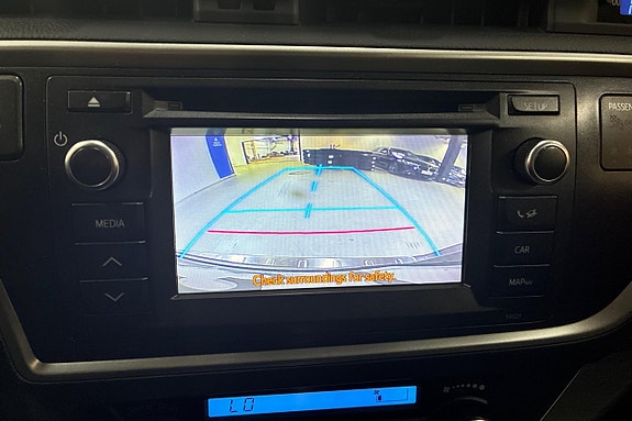 Toyota Auris 18 of 21