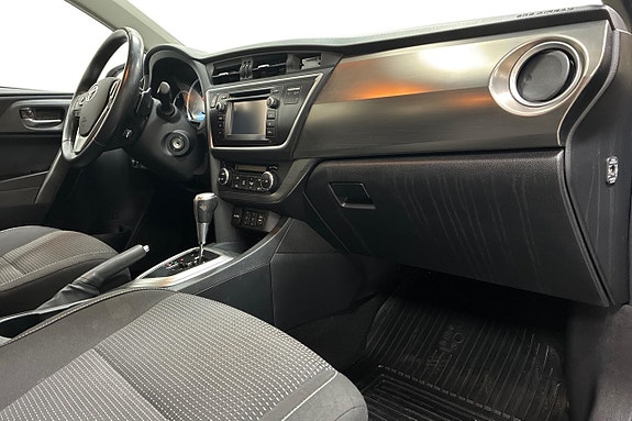 Toyota Auris 15 of 21