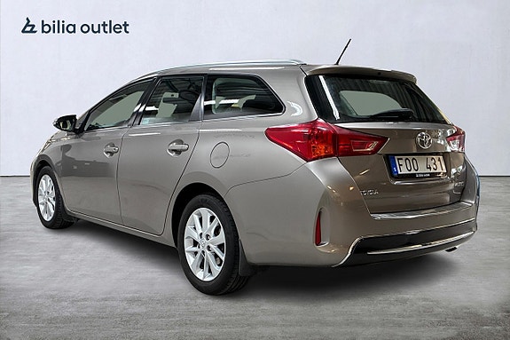 Toyota Auris 8 of 21