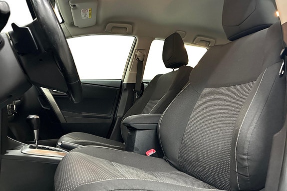 Toyota Auris 13 of 21