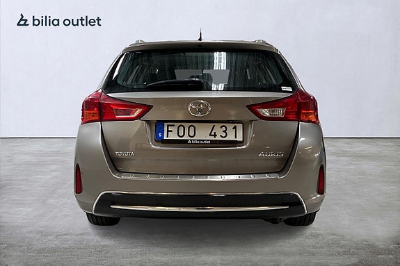 Toyota Auris 7 of 21