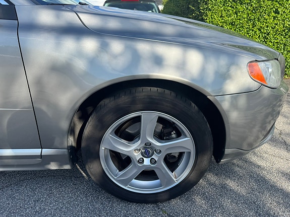 Volvo V70 7 of 8