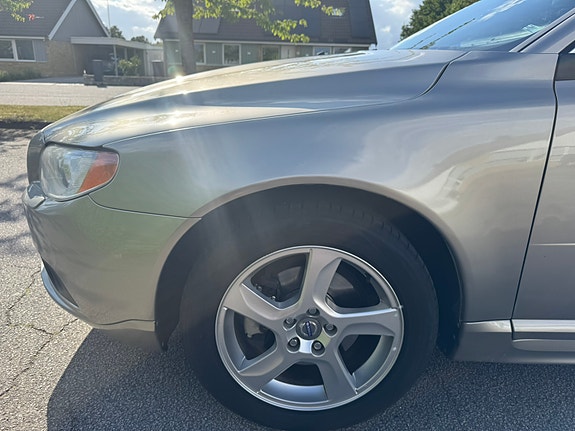 Volvo V70 6 of 8