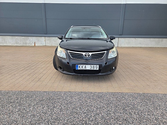 Toyota Avensis 2 of 11