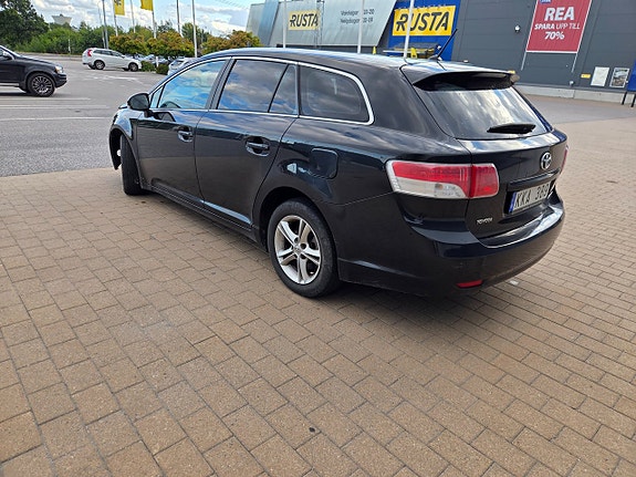 Toyota Avensis 10 of 11