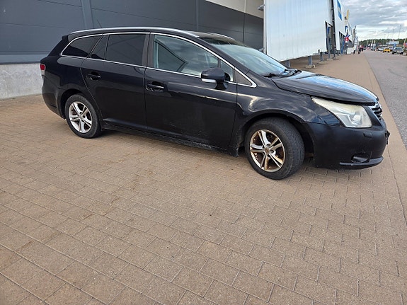 Toyota Avensis 4 of 11