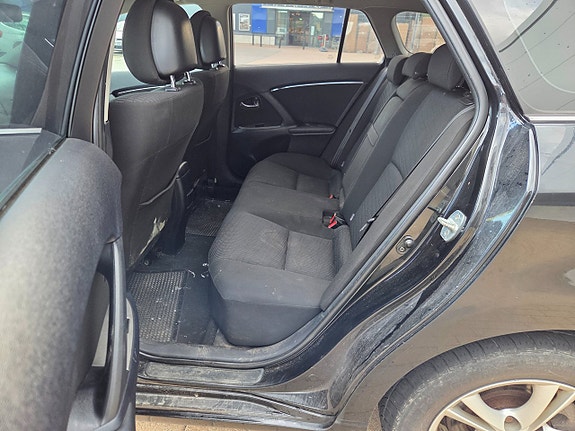 Toyota Avensis 6 of 11