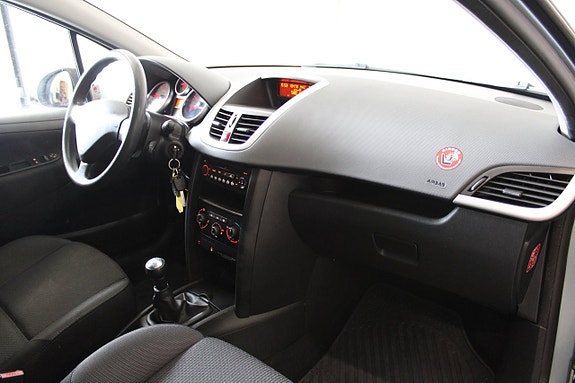 Peugeot 207 12 of 15