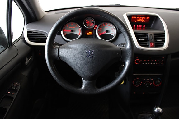 Peugeot 207 15 of 15