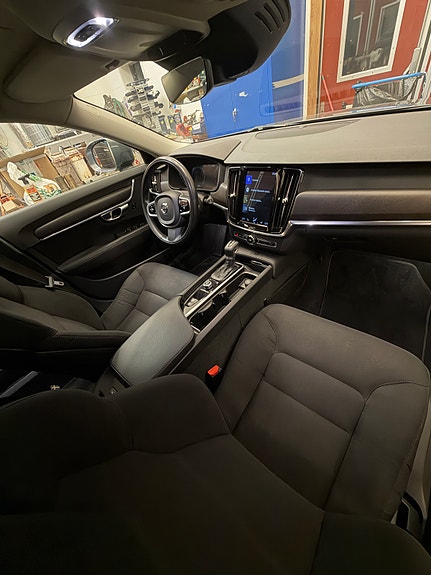 Volvo V90 Cross Country 7 of 11