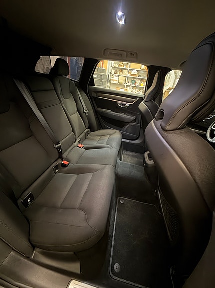 Volvo V90 Cross Country 9 of 11