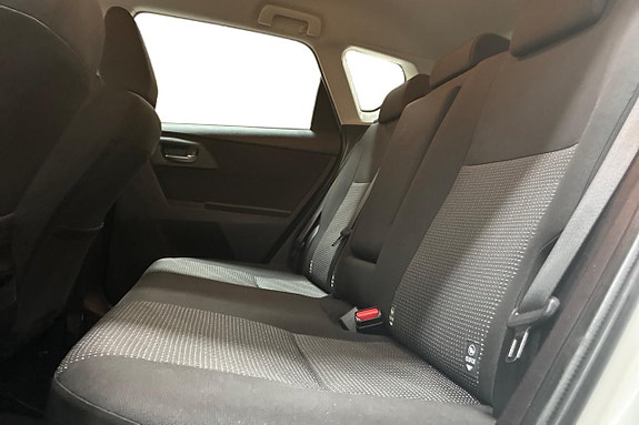 Toyota Auris 14 of 16