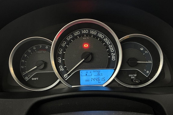 Toyota Auris 16 of 16