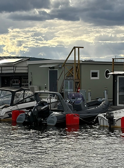 Brig Eagle 650, Evinrude 200H.O. / 110 timmar / 80km/h Trailer 3 of 6