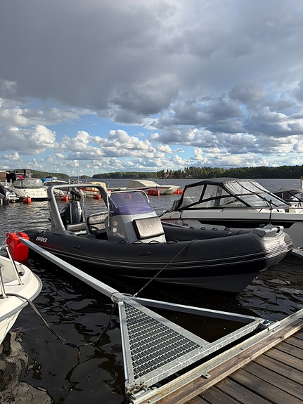 Brig Eagle 650, Evinrude 200H.O. / 110 timmar / 80km/h Trailer 2 of 6
