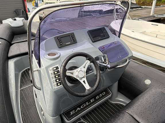 Brig Eagle 650, Evinrude 200H.O. / 110 timmar / 80km/h Trailer 5 of 6
