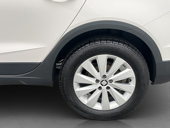 Seat Arona 24 of 27