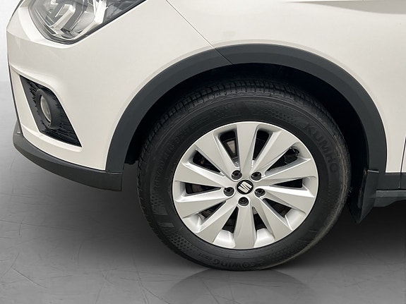 Seat Arona 23 of 27