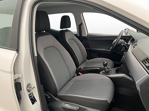 Seat Arona 21 of 27