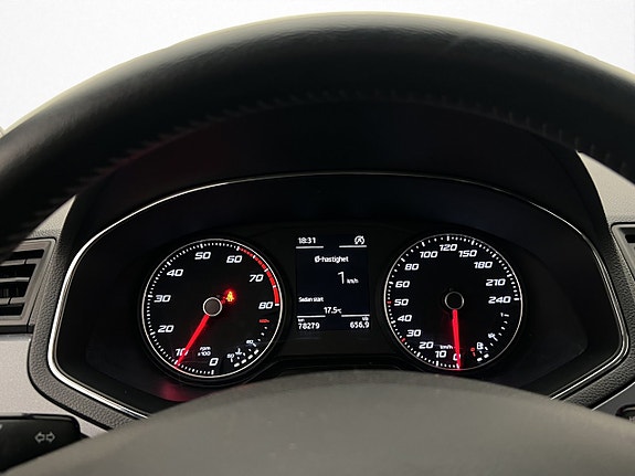 Seat Arona 14 of 27