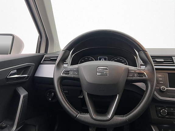 Seat Arona 12 of 27
