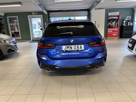 BMW 320d 10 of 16