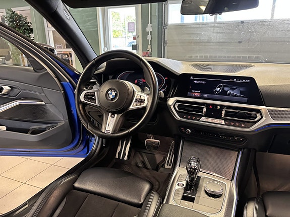BMW 320d 6 of 16