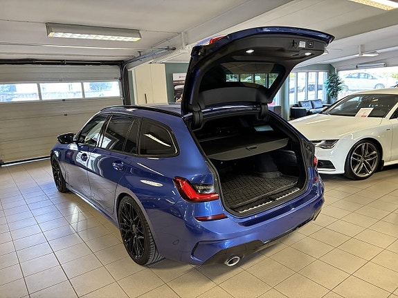 BMW 320d 12 of 16