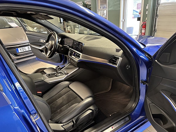 BMW 320d 15 of 16