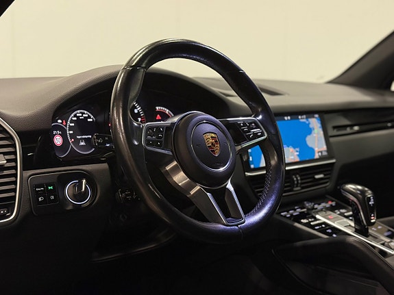 Porsche Cayenne S 10 of 30