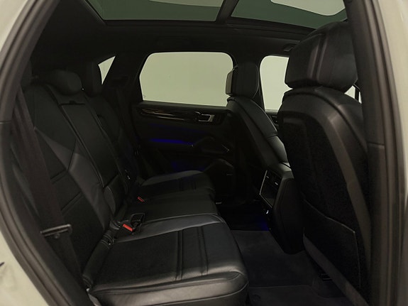Porsche Cayenne S 15 of 30