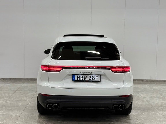 Porsche Cayenne S 7 of 30