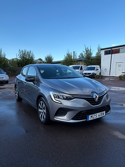 Renault Clio 2 of 10