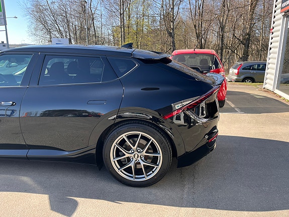 Kia EV6 3 of 12