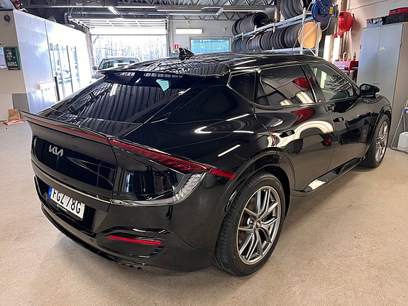 Kia EV6 6 of 12