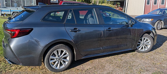 Toyota Corolla 3 of 5