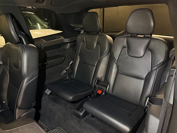 Volvo XC90 29 of 30