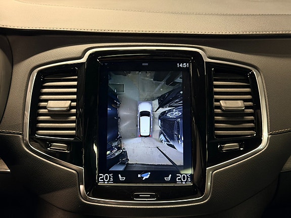 Volvo XC90 23 of 30
