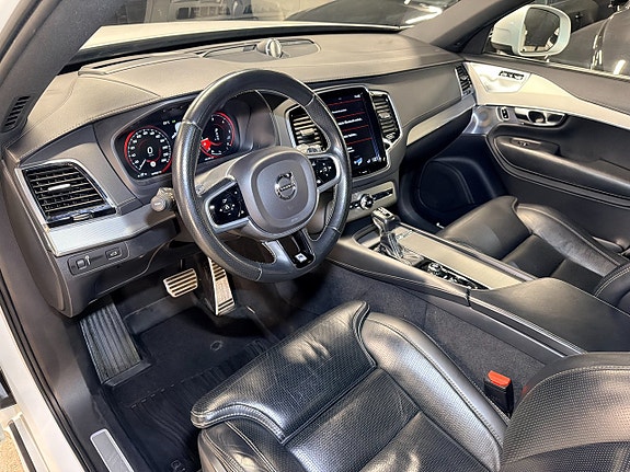 Volvo XC90 13 of 30