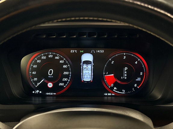 Volvo XC90 17 of 30