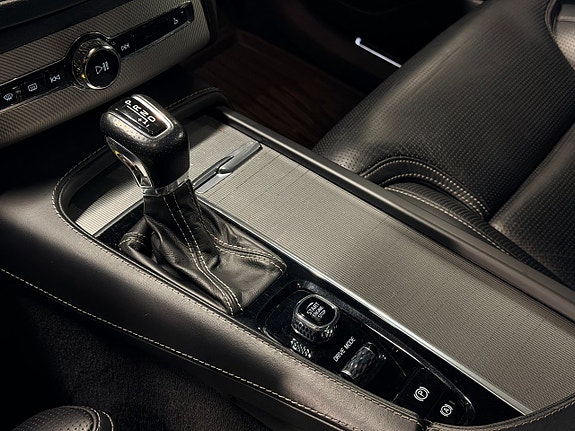 Volvo XC90 24 of 30