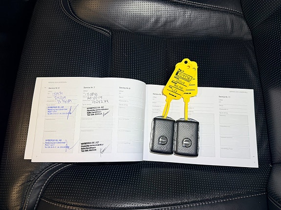 Volvo XC90 30 of 30